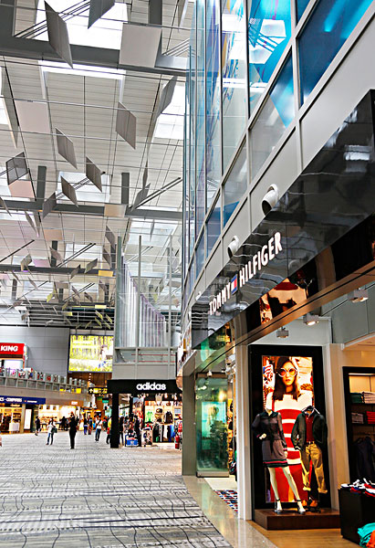 新加坡樟宜机场航站楼与免税店